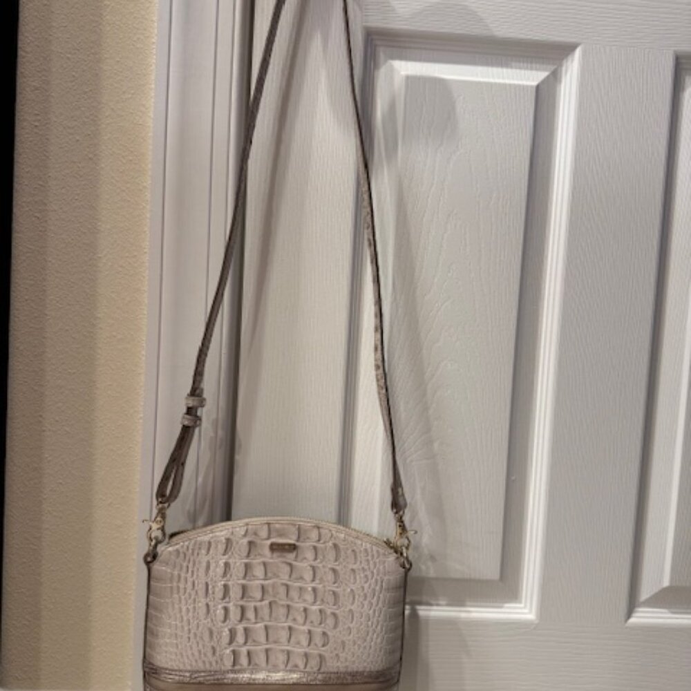 BRAHMIN CROSSBODY HANDBAG - LIKE NEW.